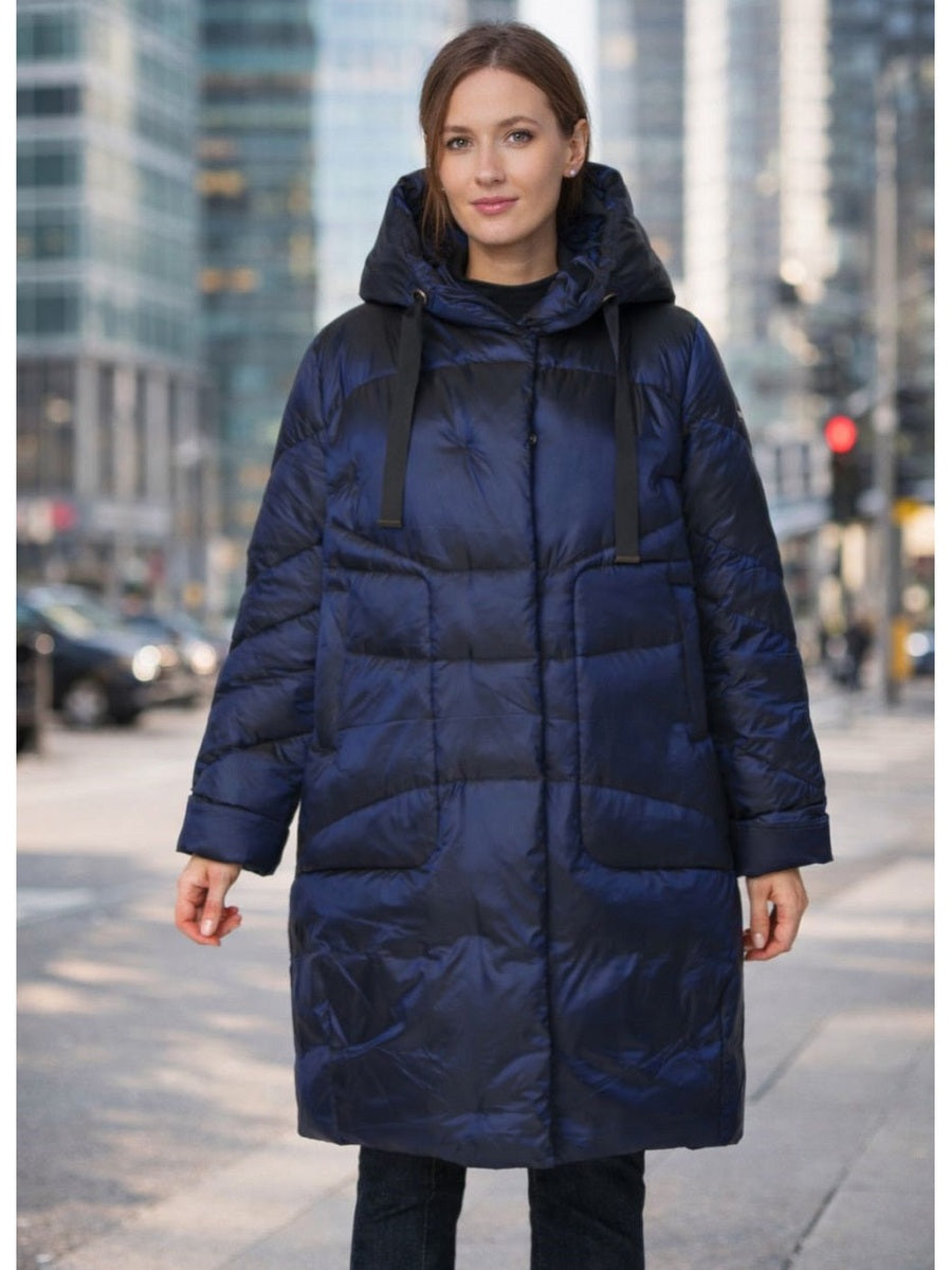 125800-206-810  Langer Steppmantel mit Kapuze in Dunkelblau