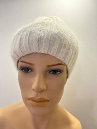 25 W P 38 Weiche Strickmütze in Zopfmuster