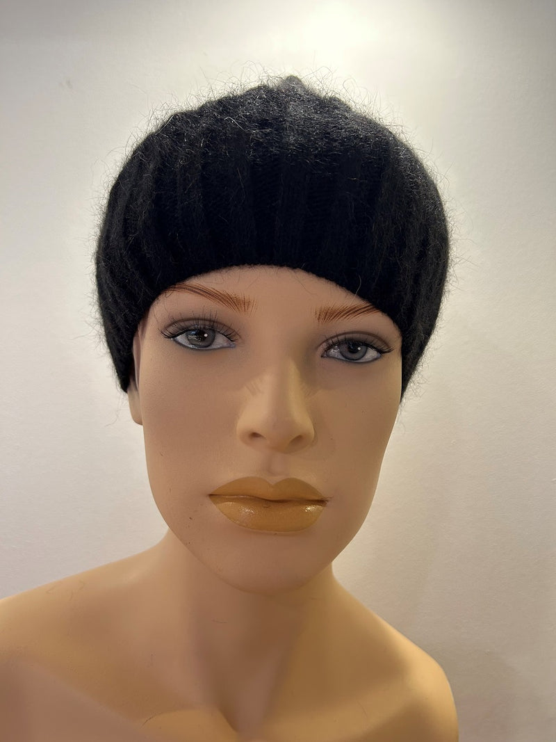 25 W P 38 Weiche Strickmütze in Zopfmuster