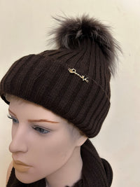 25 WI 172 Edles Winter-Set aus Wolle in Schokobraun