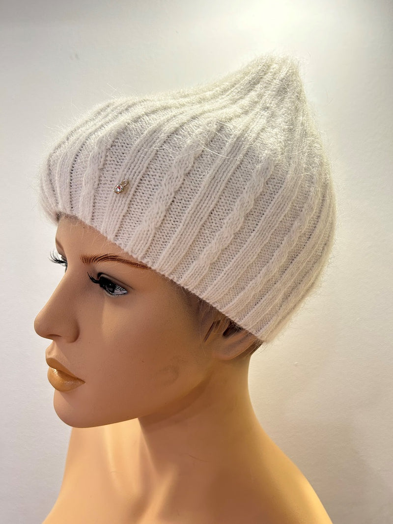 25 W P 38 Weiche Strickmütze in Zopfmuster