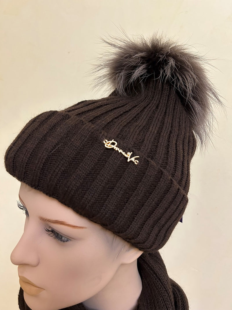 25 WI 172 Edles Winter-Set aus Wolle in Schokobraun