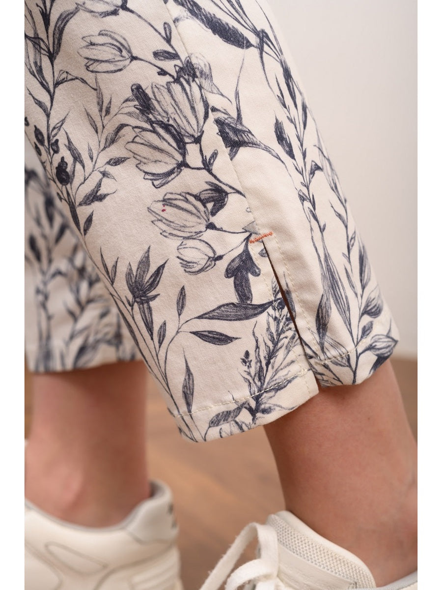 880100-261-8 - Helen Damenjeans Straight Fit aus Flowerprint-Stretch