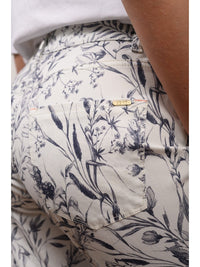 880100-261-8 - Helen Damenjeans Straight Fit aus Flowerprint-Stretch